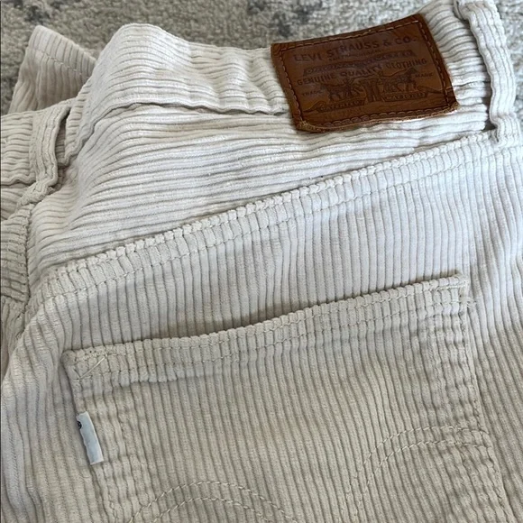 Levi’s rib cage straight ankle ivory corduroy pants - no stretch - Picture 5 of 8